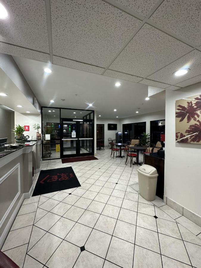 Red Roof Inn & Suites Biloxi - Ocean Springs Eksteriør billede